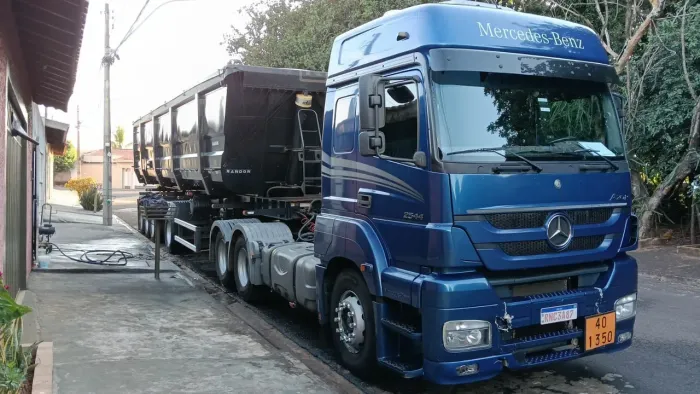Cavalo mecânico MB axor 2544 S
