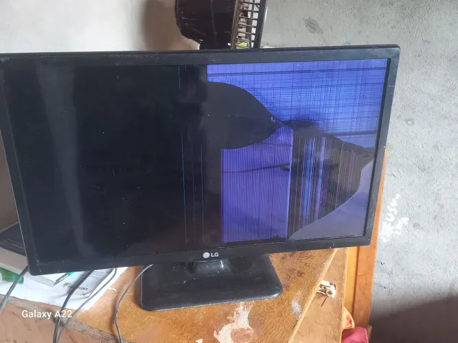 TV para retirada de peças