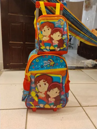 Mochila de rodinhas e lancheira Maria Clara e JP