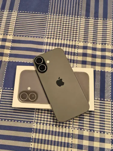 iPhone 17