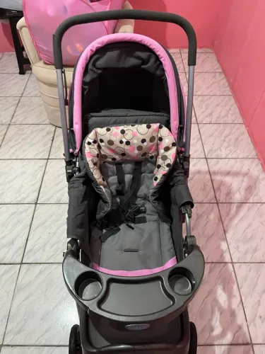 Carrinho de bebê Rosa 
