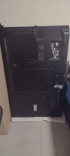 Vendo mesa ,fogão ,box com colchão ,televisão de 51 polegadas caixa de som pequena  