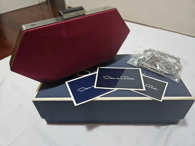 Clutch Oscar de La Renta original, com todos os acessórios.