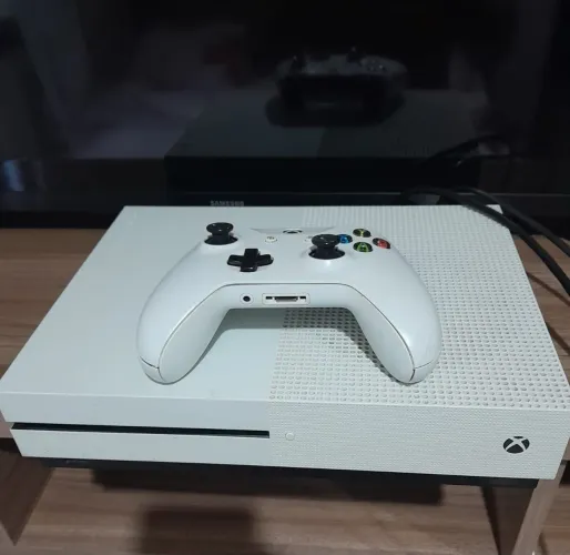 Vendo Xbox One S