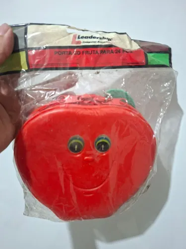 Porta CD em formato de fruta antigo vintage raro