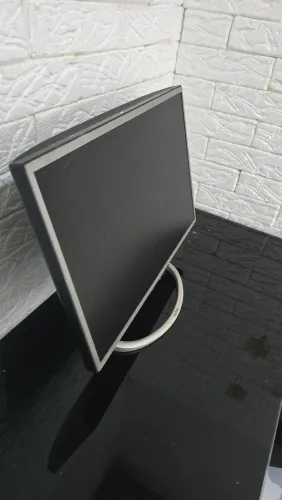 Monitor lcd 19 pol