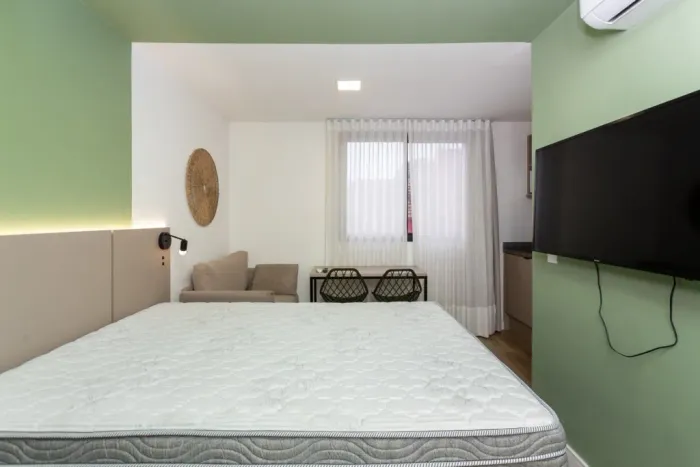 Apartamento com 1 quarto para alugar por R$ 2100.00, 17.62 m2 - PRADO VELHO - CURITIBA/PR