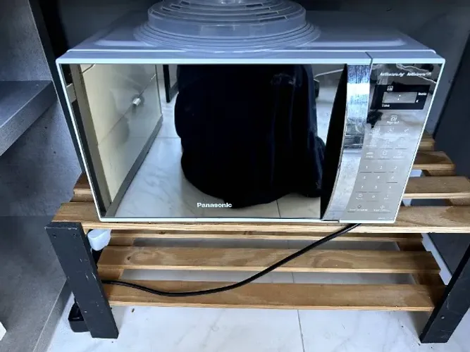 Micro-ondas De Mesa Panasonic, 21 Litros, Branco, Espelhada