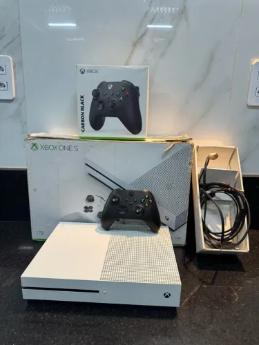 Xbox one s 1 tb (Com caixa)