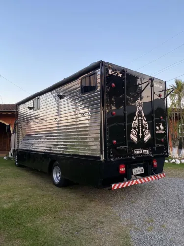 Caminhão de rodeio pronto para acampar.! 