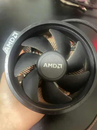 Cooler AMD - 40 pra sair logo