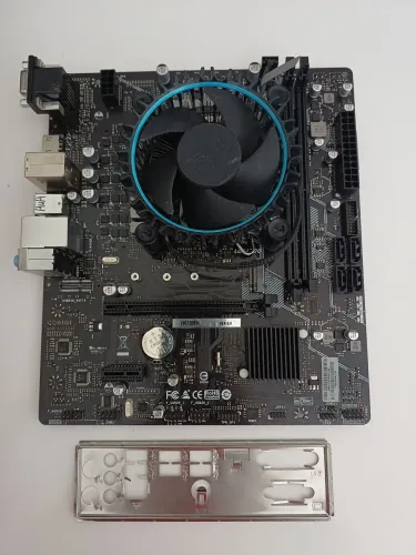 Kit i5 12400f / Placa-mãe / 16Gb ram