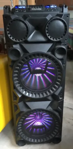 Caixa de som Polyvox XT-1200T.