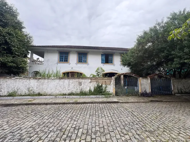 Casa com grande potencial na Freguesia | 524m² | 5 quartos | Piscina