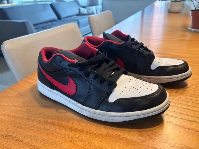 Air Jordan 1 Low Bred Toe