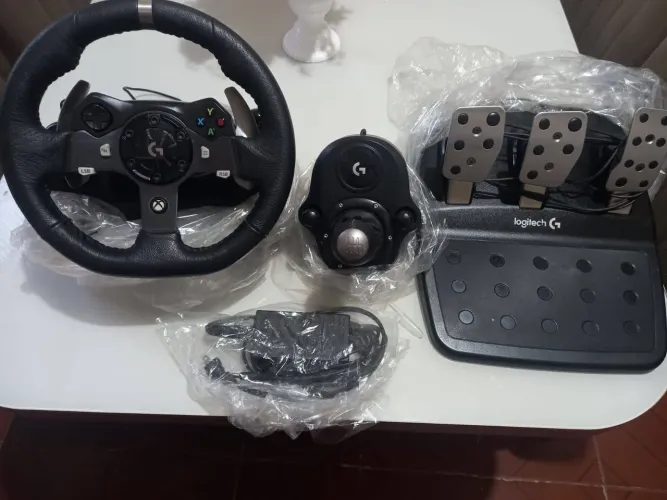 Volante Logitech Gamer G923 Xbox One E Pc Com Pedal E Cambio