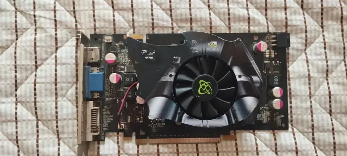 Placa de vídeo geforce 9800gt 1 GB DDR3