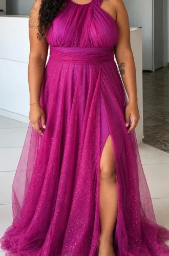 Vestido longo fúcsia, com tule brilhante