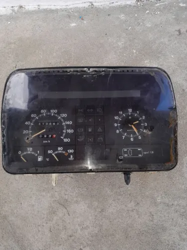 Carro Painel do Fiat uno 1991