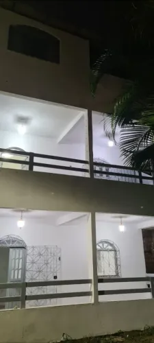 Prédio com 3 casas boca do rio - oportunidade