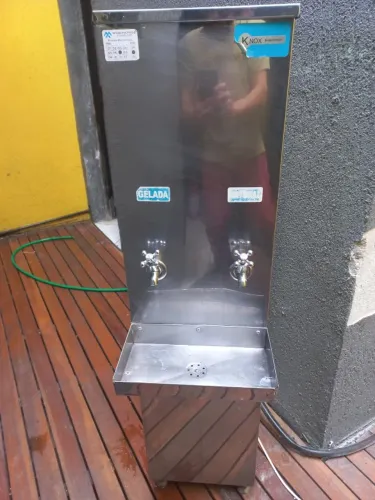 Bebedouro Industrial 25 litros - Usado - 220V - Marca Knox