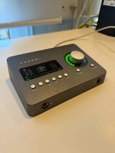 Universal Audio Arrow Thunderbolt 3 ? Excelente Estado