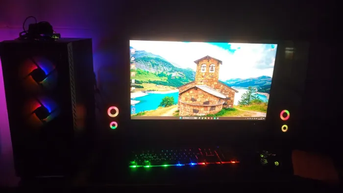 Pc gamer - Cpu montada com Monitor
