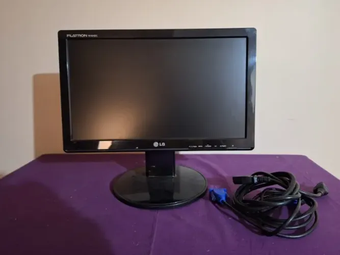 Monitor LG Com Pequeno Defeito