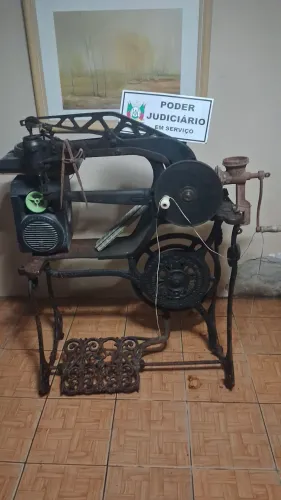 Máquina de costurar couro