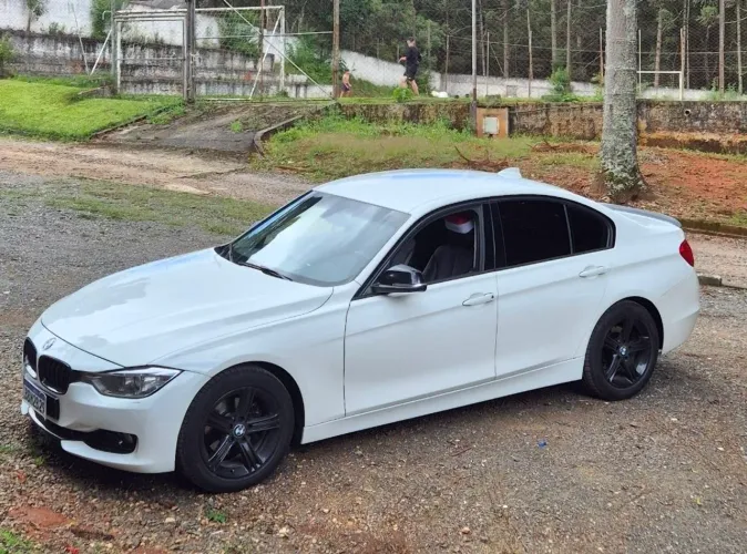 BMW 320I A 2.0 Turbo/activeflex 16V 184cv 4P 2013