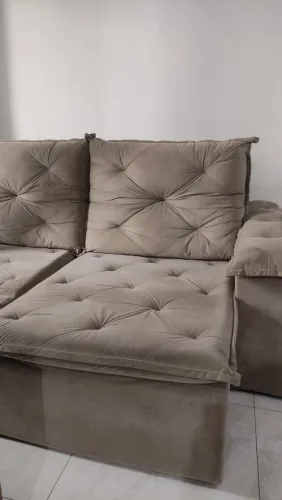Sofá Retrátil (Sofá Cama) de Veludo cor Marrom Super Conservado