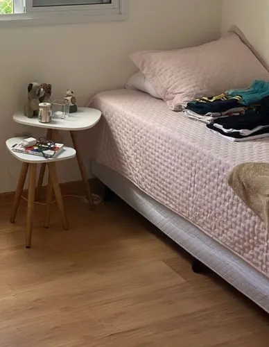 Cama e suporte 
