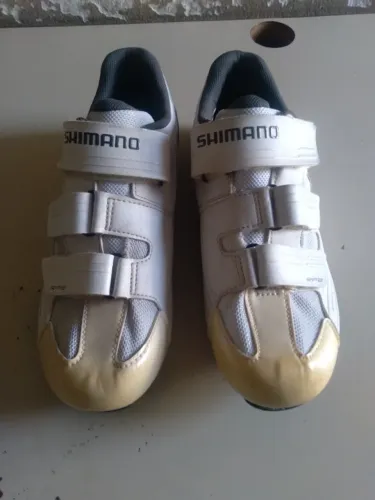 SAPATILHA SHIMANO BRANCA USADA NUMERO 42 PARA SPEED