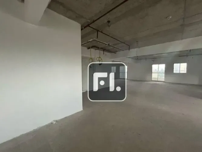Conjunto Comercial com 300 m², Real Parque