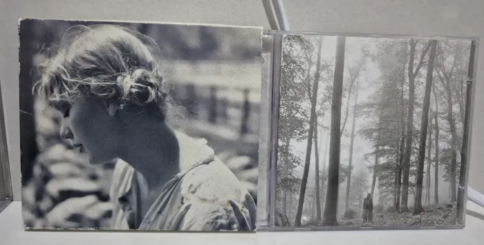 Taylor swift folklore cd + luva stolen lullabies