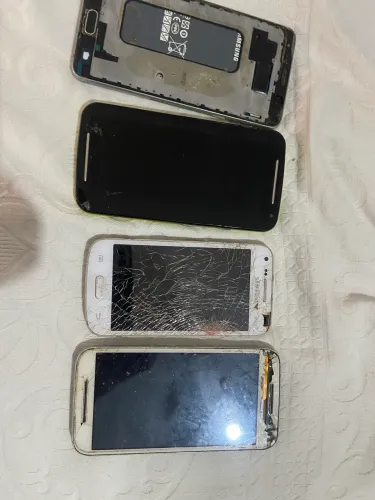Celulares Samsung e motorola pra retiradas de peças 