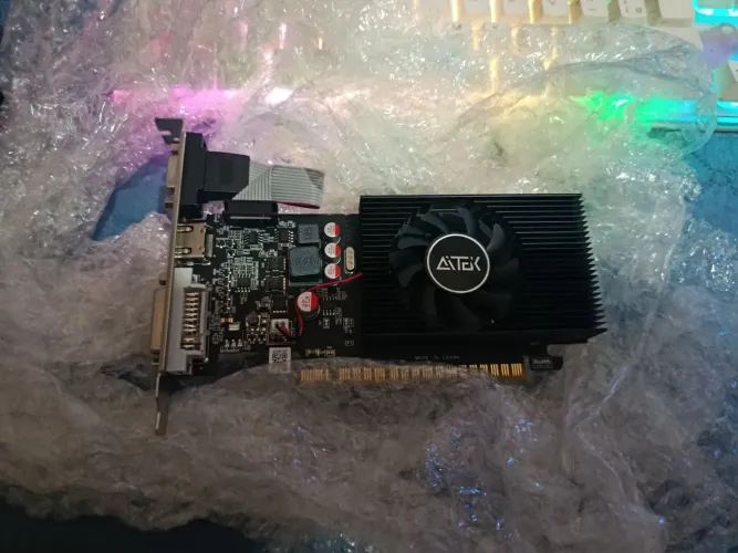 Placa de video Nvidea GT 730 4GB