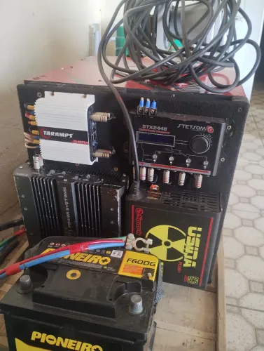 Vende-se trio em perfeito estado