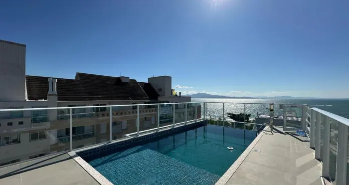 Apartamento apenas 30 metros da praia na Cachoeira do Bom Jesus! REF: 626
