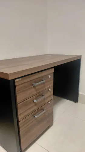 Conjunto - Mesa e Gaveteiro