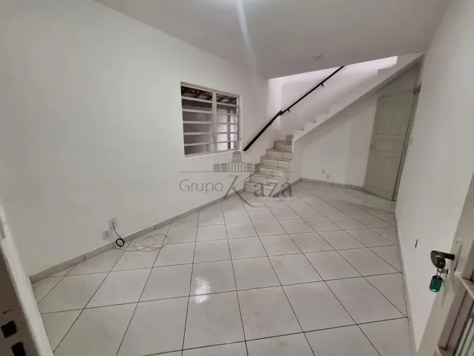 Casa - Jardim Satélite- 4 Dormitórios - 180m².