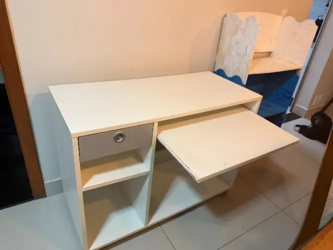 Mesa para computador e escrivaninha