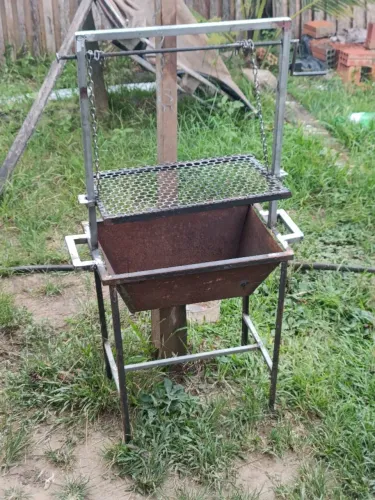 Vendo essa churrasqueira de "Chapa 200"