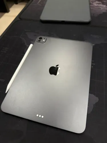 Ipad pro m5 256gb com case e pencil pro