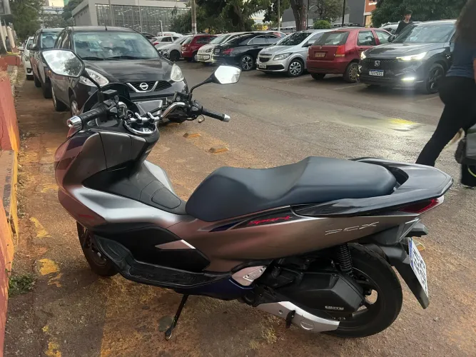 Troco PCX em carro