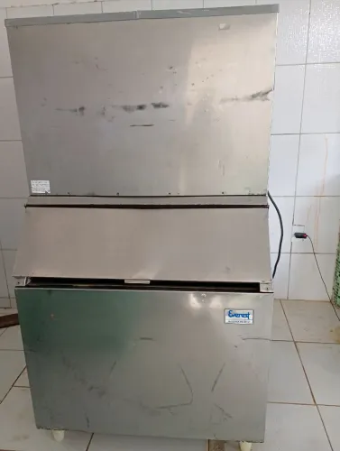 MÁQUINA DE GELO EVEREST