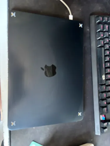 Macbook air M2 13.6 8/256gb
