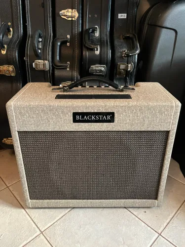 Combo para guitarra BLACKSTAR ST. JAMES EL34 1x12