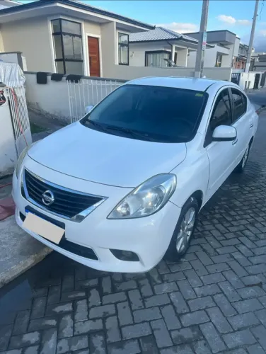 Nissan Versa SL 1.6 16V Flex Fuel 4P Mec. 2014