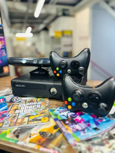 Xbox 360 Desbloq | Com 02 Controles + 10 Jogos + Kinect